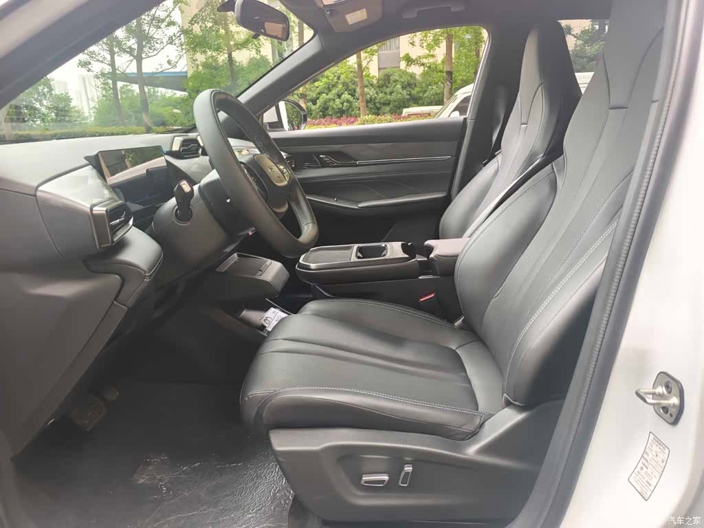 DongFeng L7, 2025 8