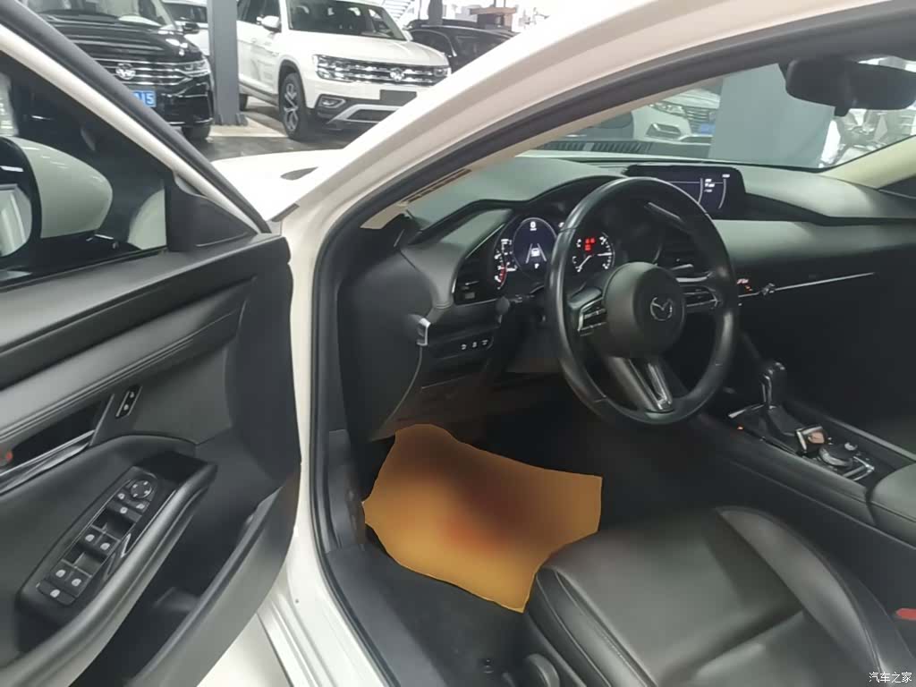 Mazda Mazda3, 2021 16