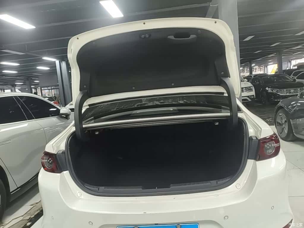 Mazda Mazda3, 2021 19