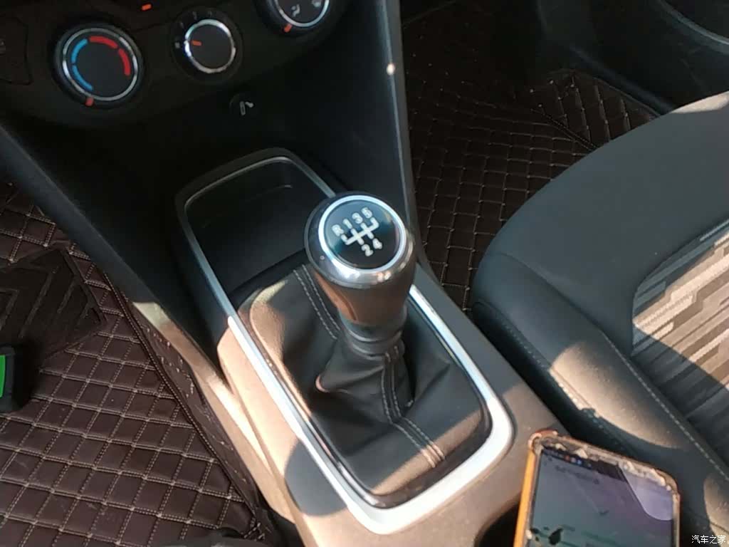 Chevrolet 320, 2018 14