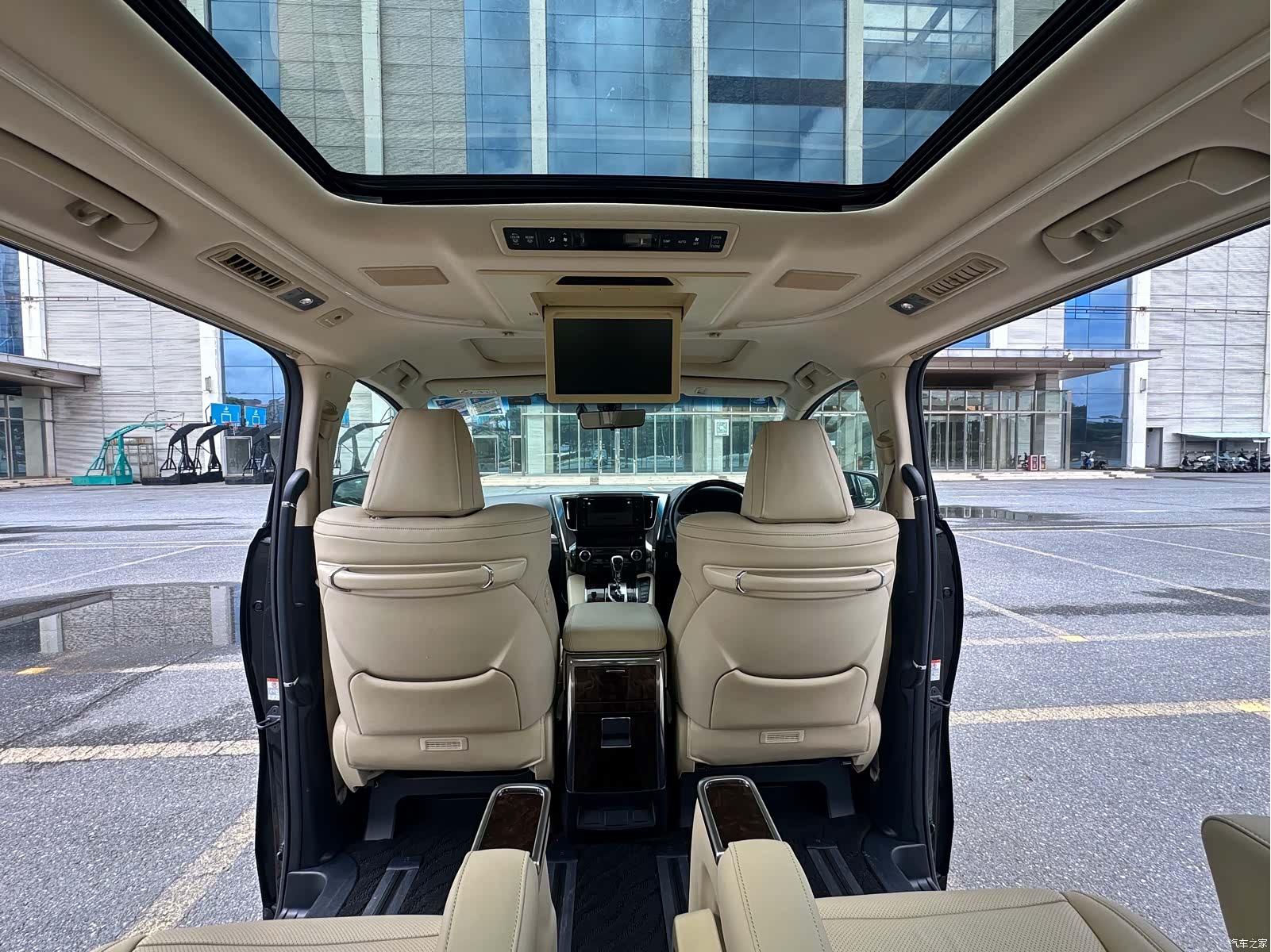 Toyota Alphard, 2019 14
