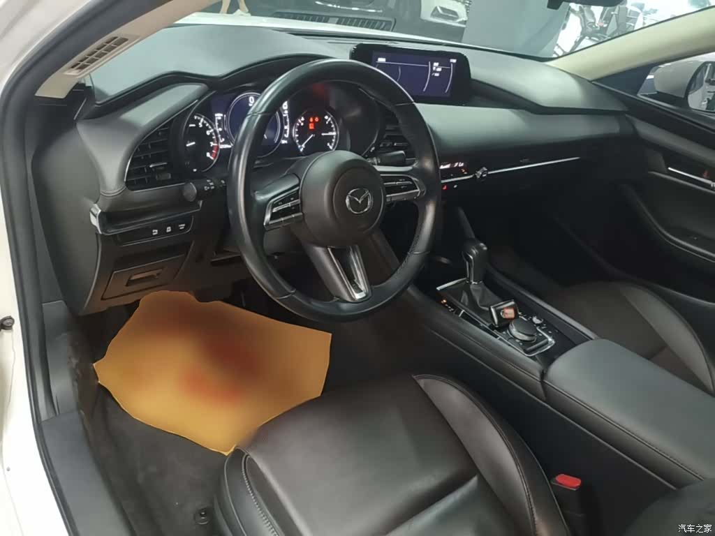 Mazda Mazda3, 2021 10