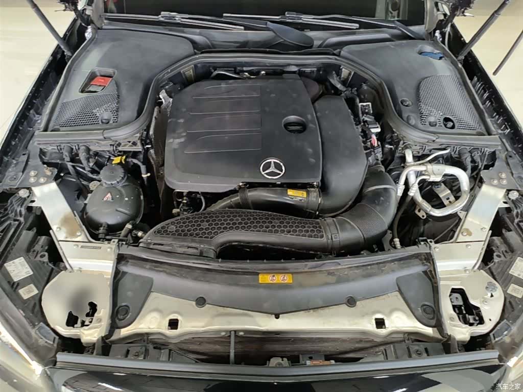 Mercedes-Benz E-Class, 2023 20