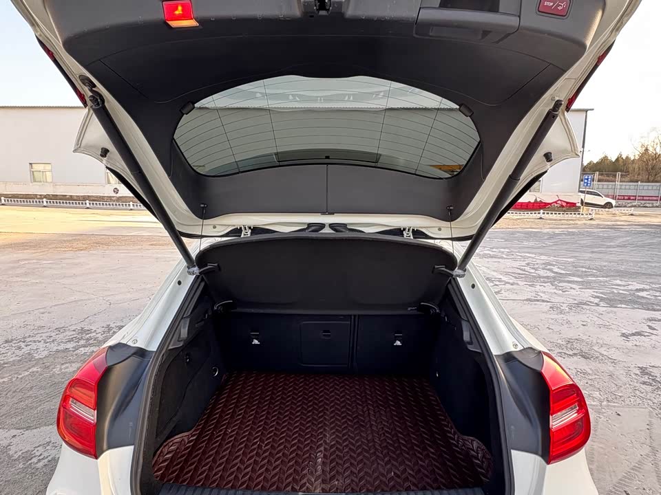 Mercedes-Benz GLA AMG