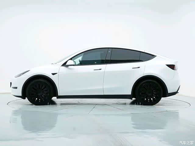 Tesla Model Y, 2023 2