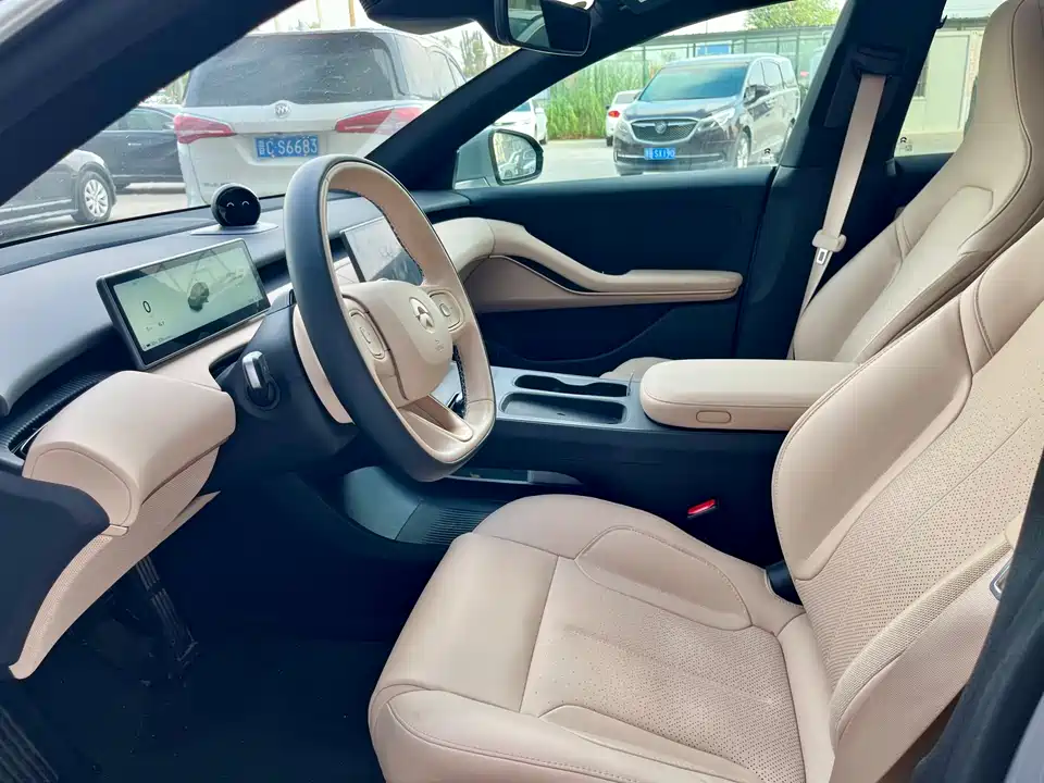 NIO ET5