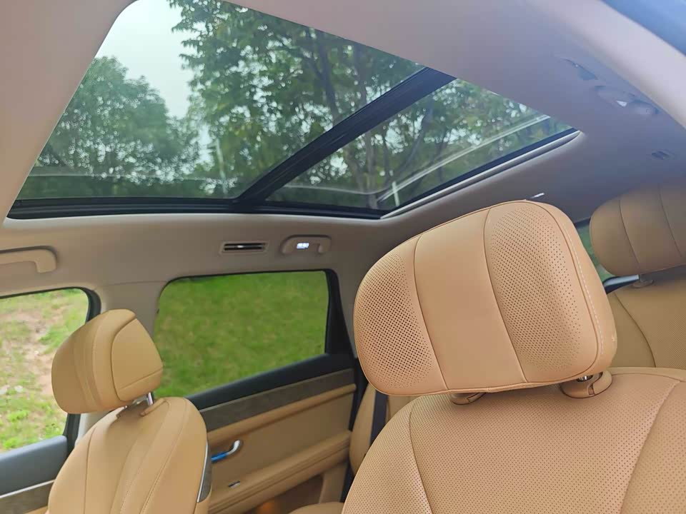 AITO Ask the world M7