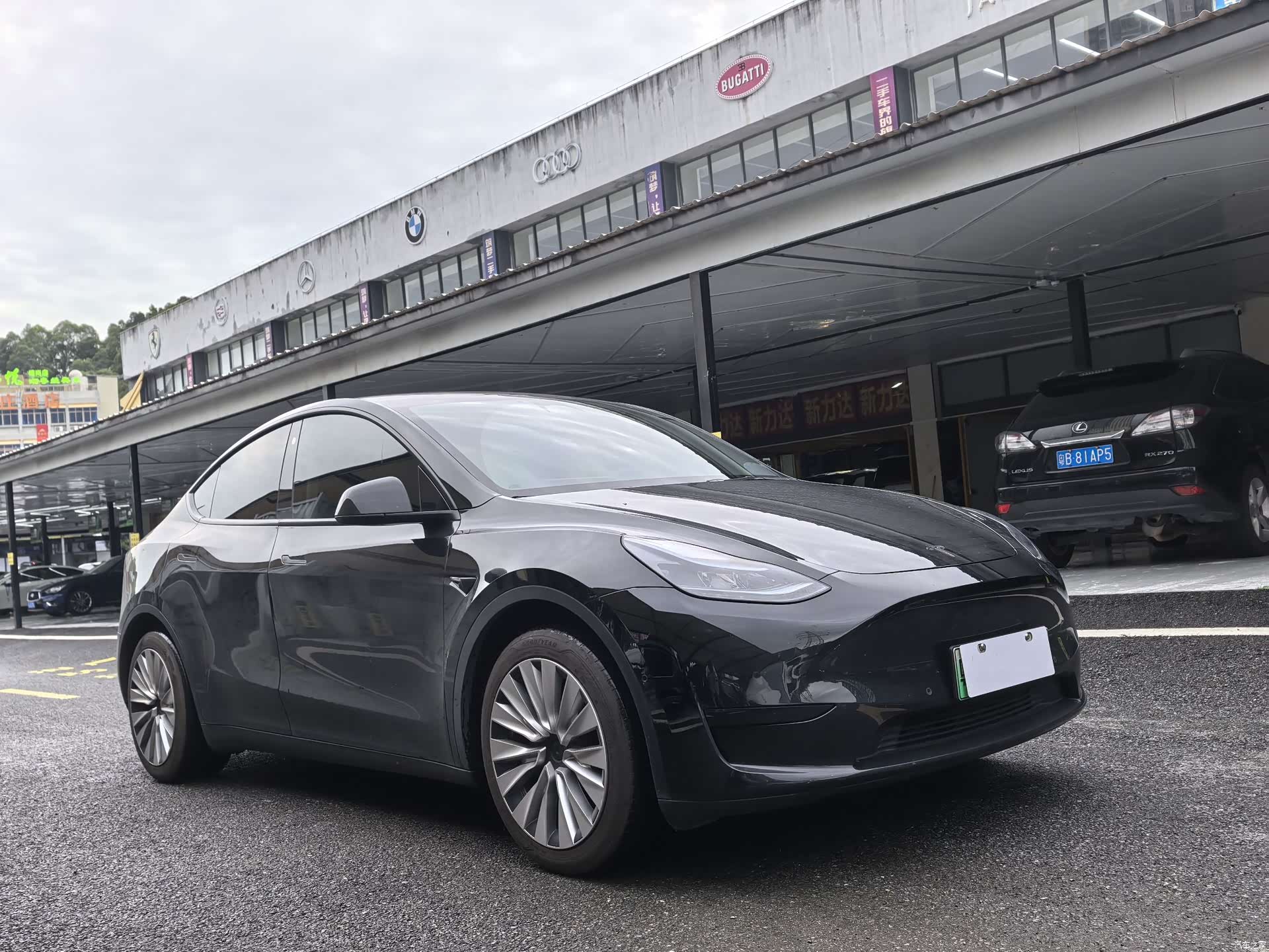 Tesla Model Y, 2023 3