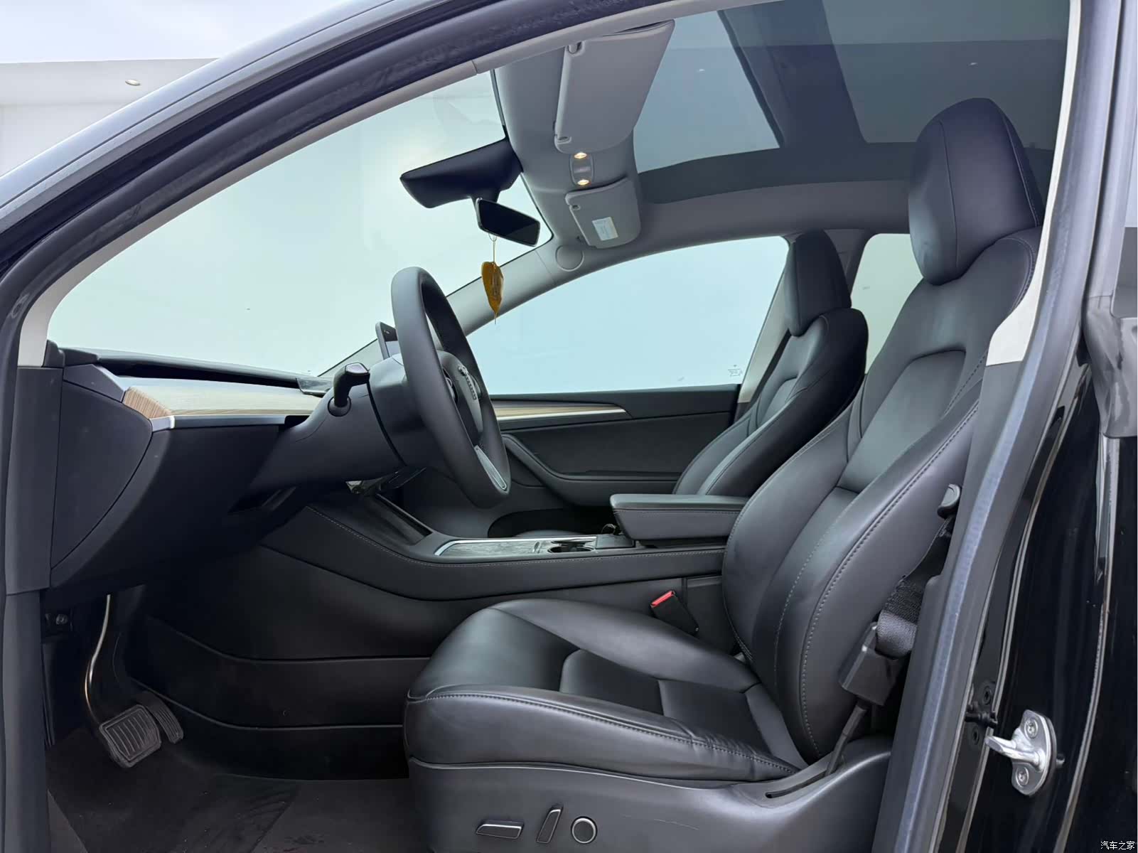 Tesla Model Y, 2022 4
