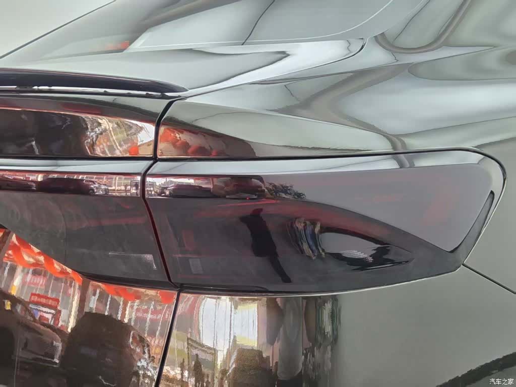 Geely Emgrand, 2025 16
