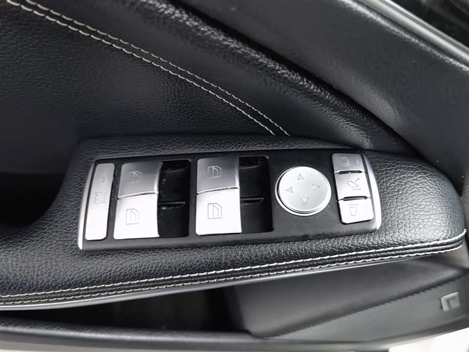 Mercedes-Benz GLA Mercedes-Benz GLA