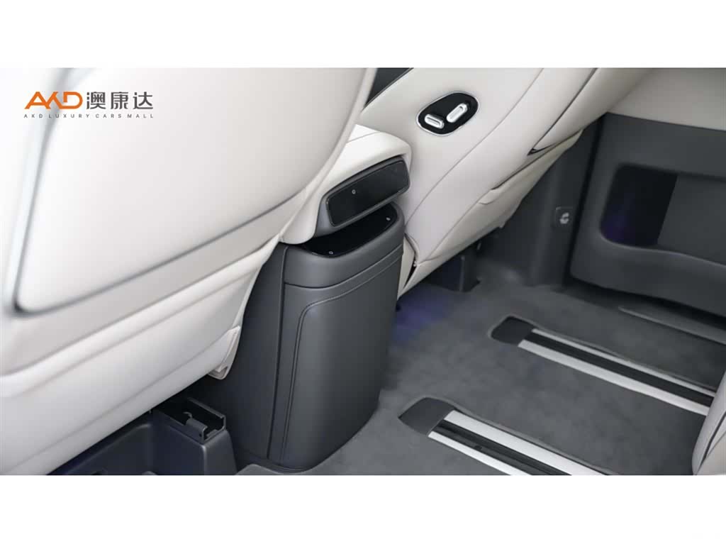 Xpeng X9, 2025 10