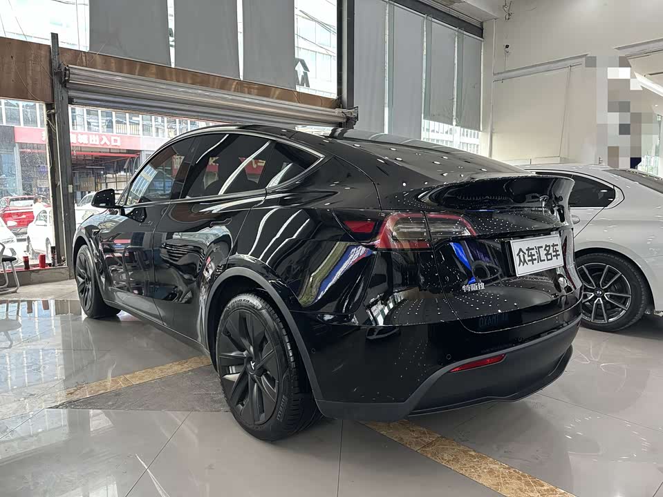 Tesla Model Y Tesla Model Y