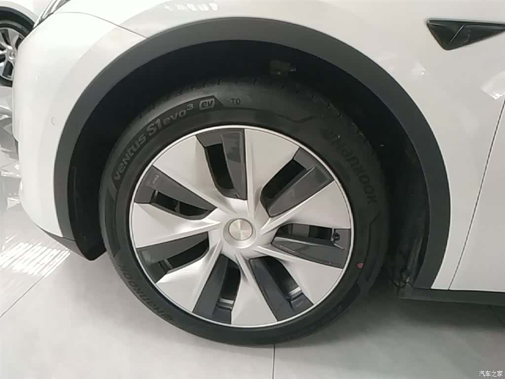 Tesla Model Y, 2021 23
