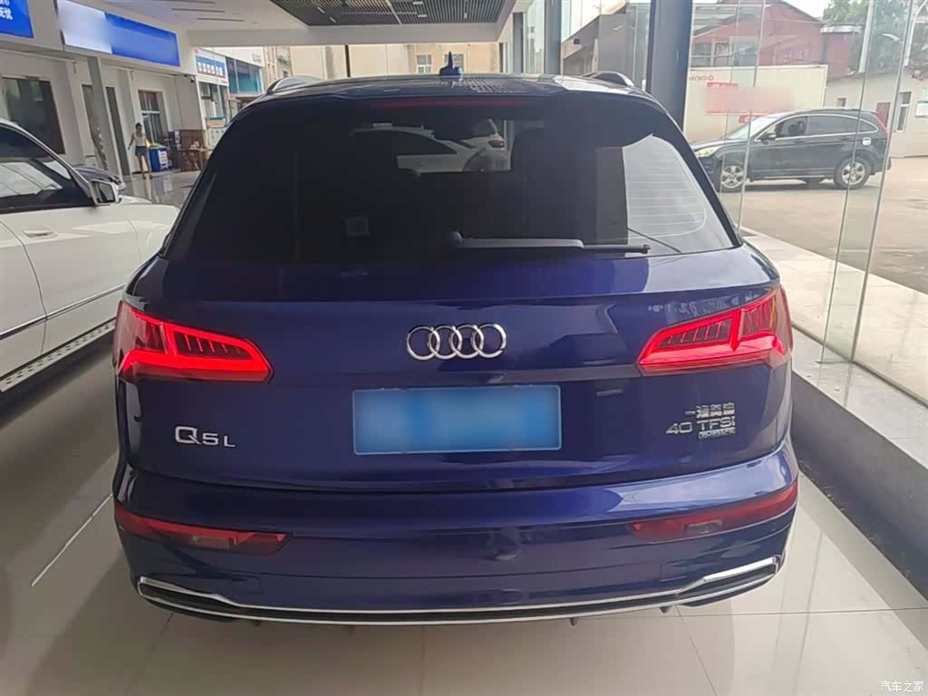 Audi Q5L, 2018 6