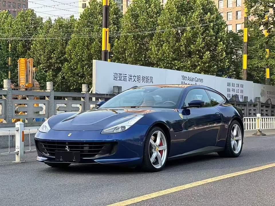 Ferrari GTC4Lusso
