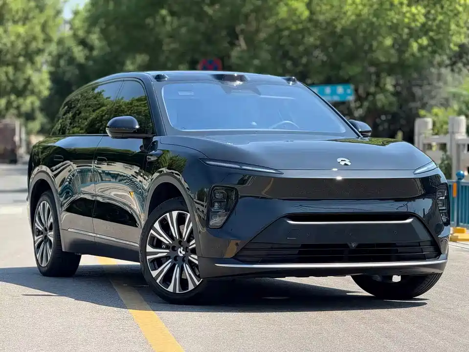 NIO ES8