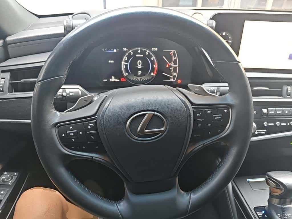 Lexus ES, 2023 11