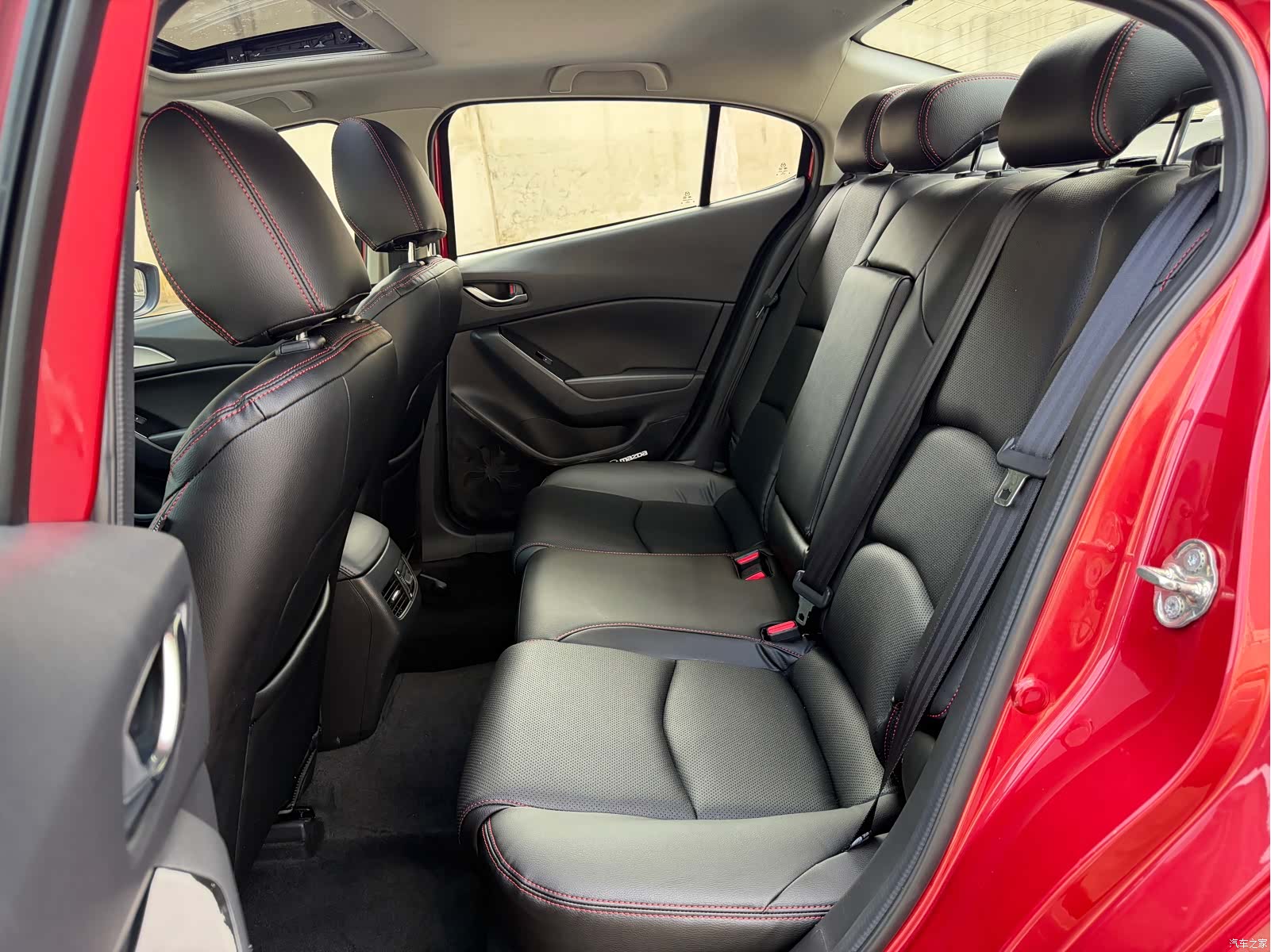 Mazda Mazda3, 2018 13