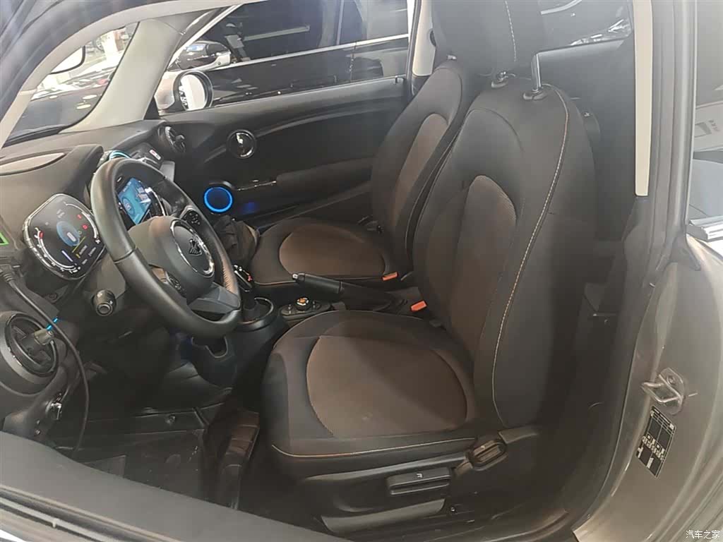 Mini ONE, 2024 15