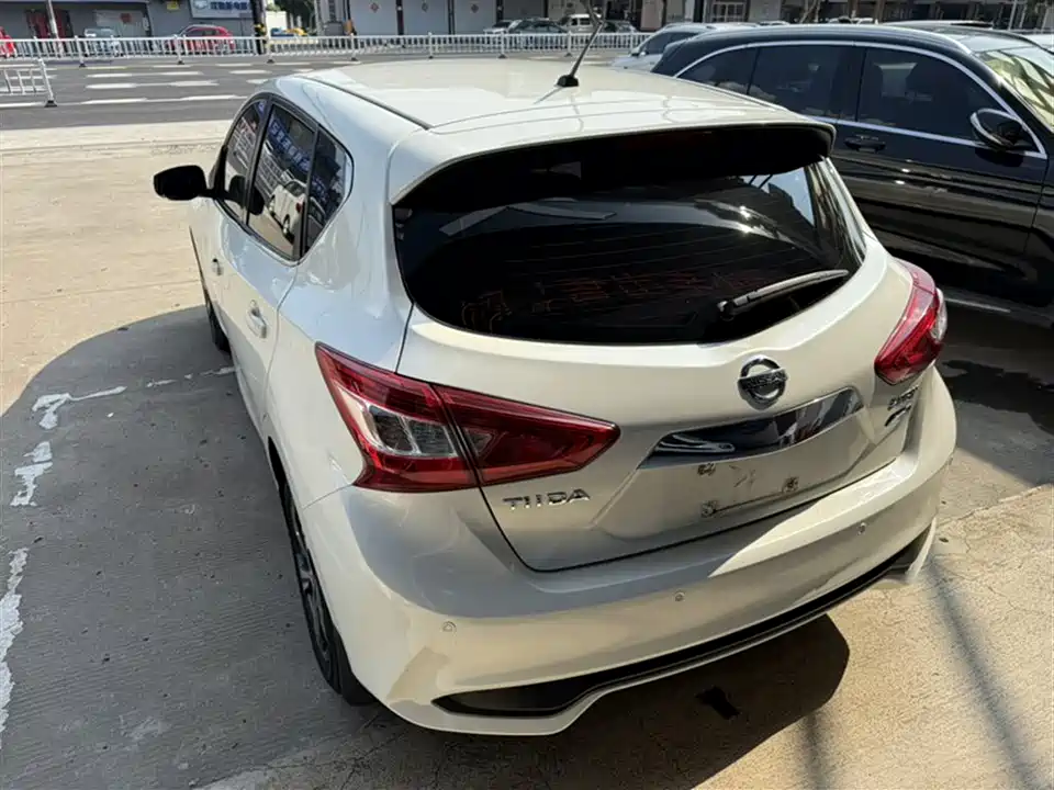 Nissan TIIDA