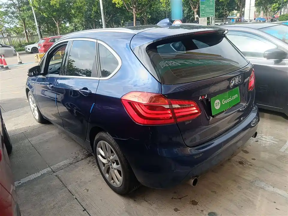 BMW 2 series station wagon