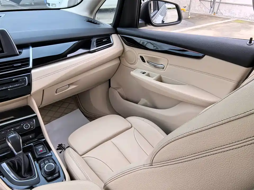 BMW 2 series station wagon