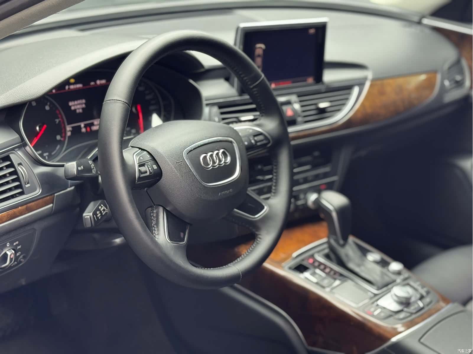 Audi A6L, 2016 11