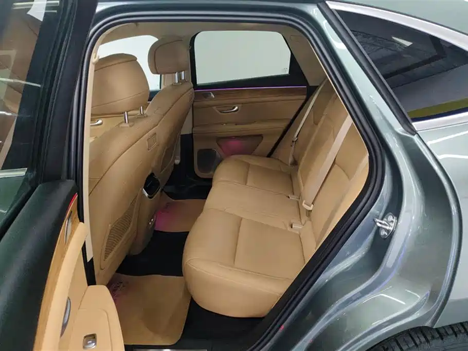 AITO Ask the world M5