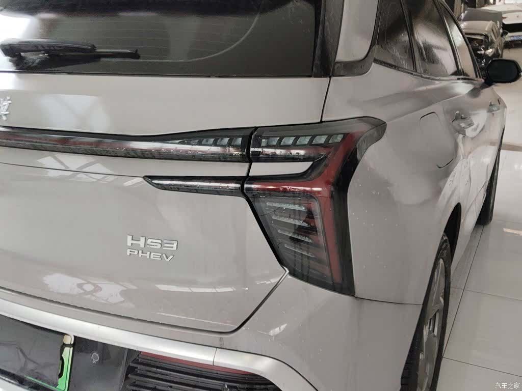 Hongqi HS3, 2025 24