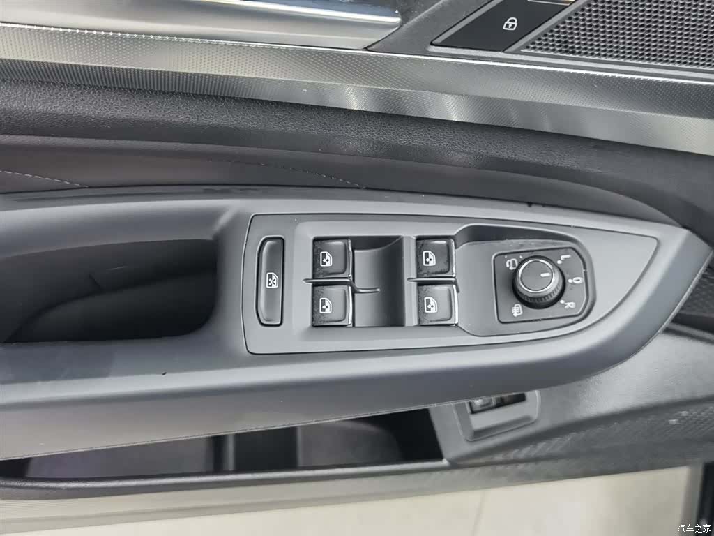 Volkswagen Passat, 2023 9
