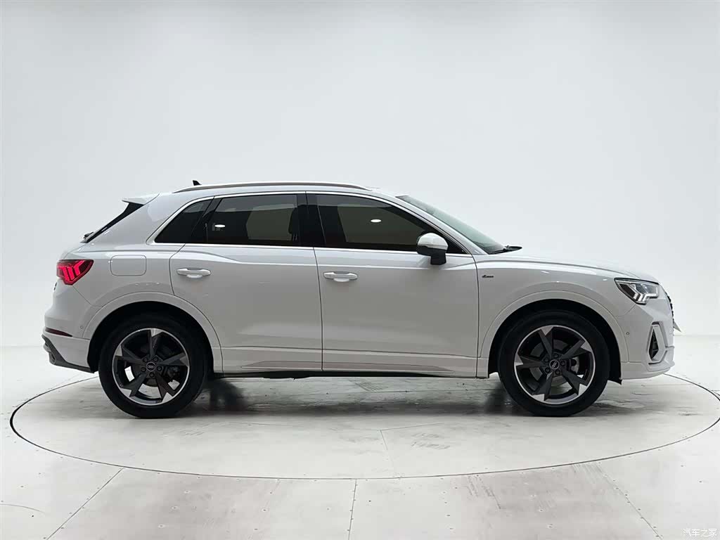 Audi Q3, 2022 9