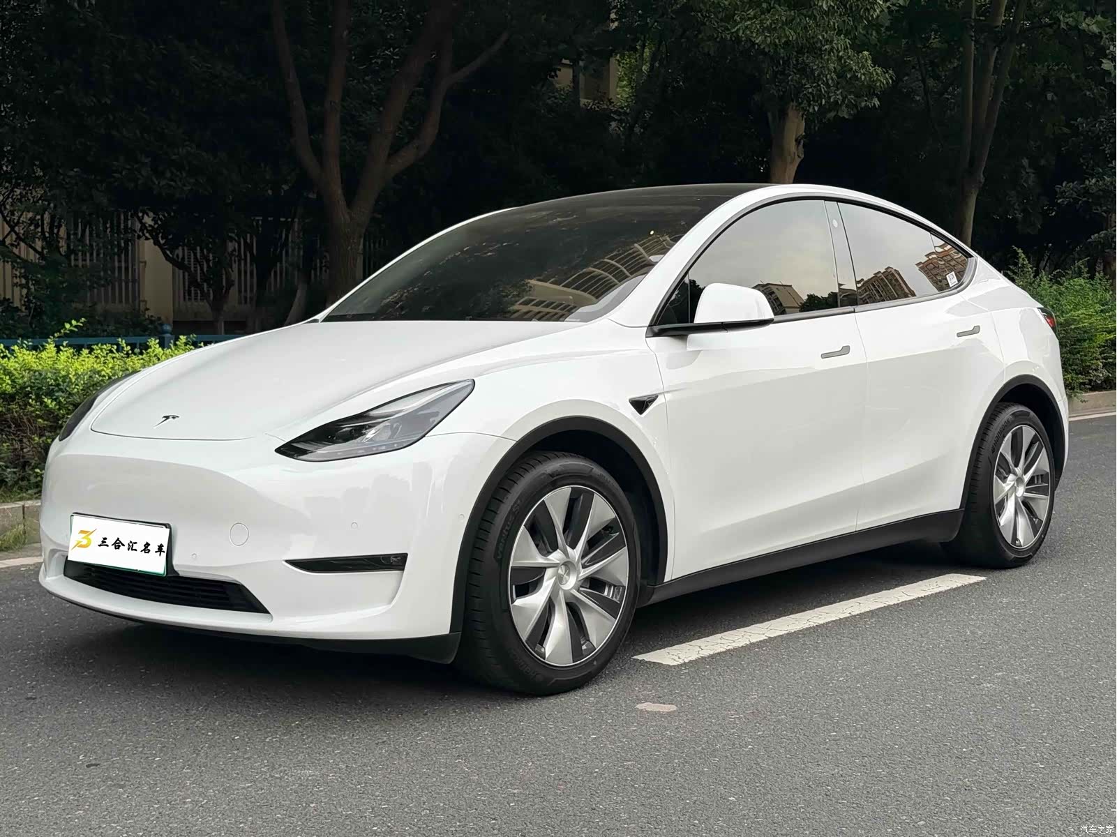 Tesla Model Y, 2021 1