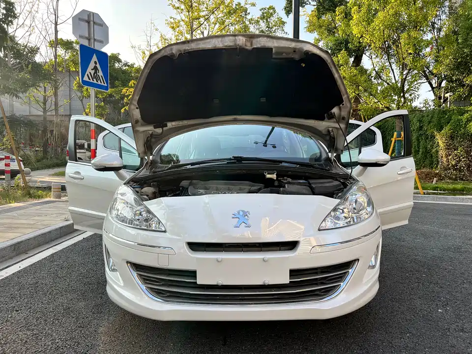 Peugeot 408
