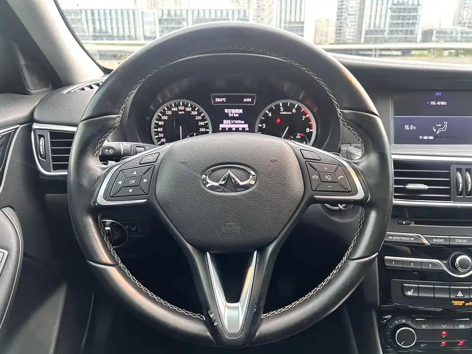 Infiniti QX30