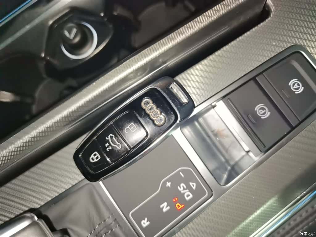 Audi A6L, 2021 9
