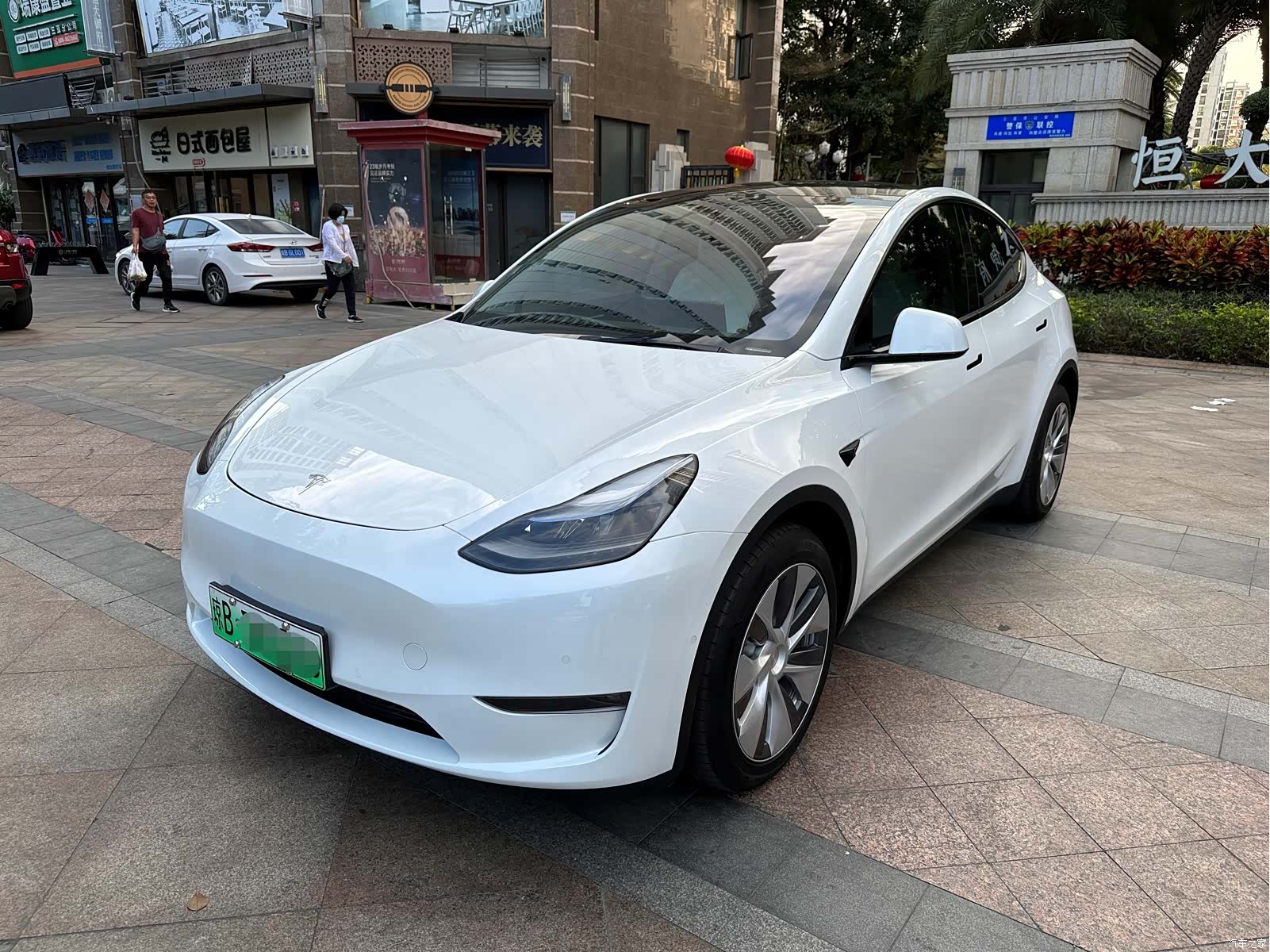 Tesla Model Y, 2022 1