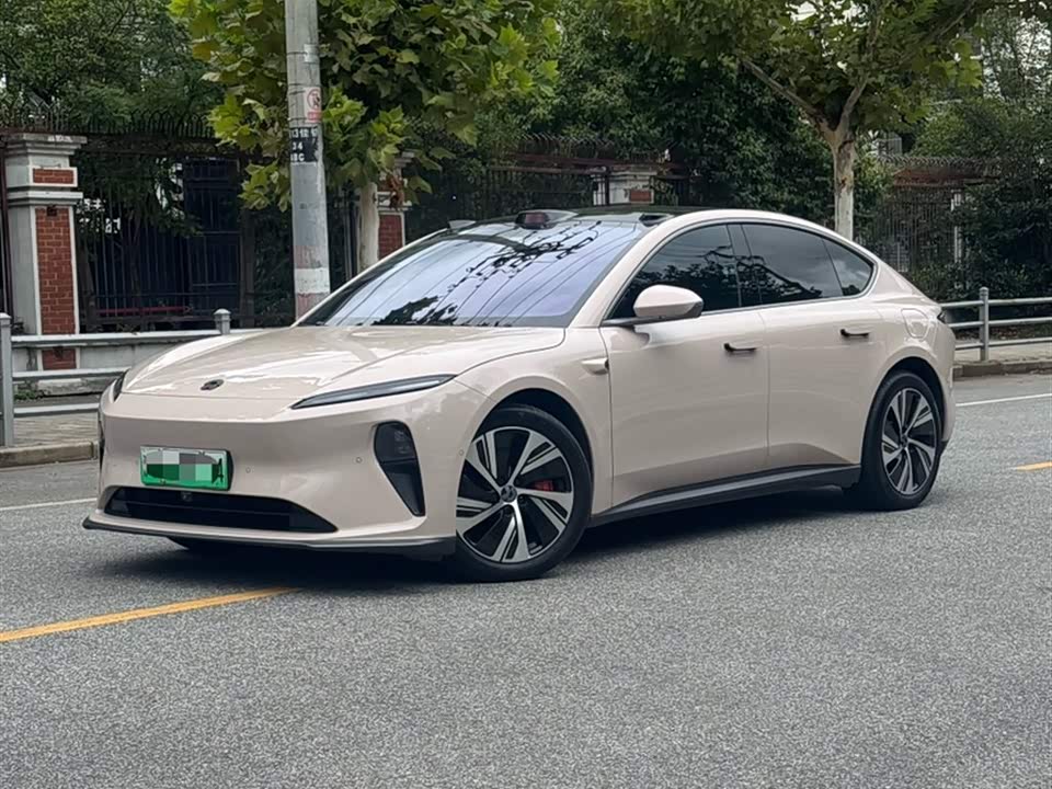 NIO ET5