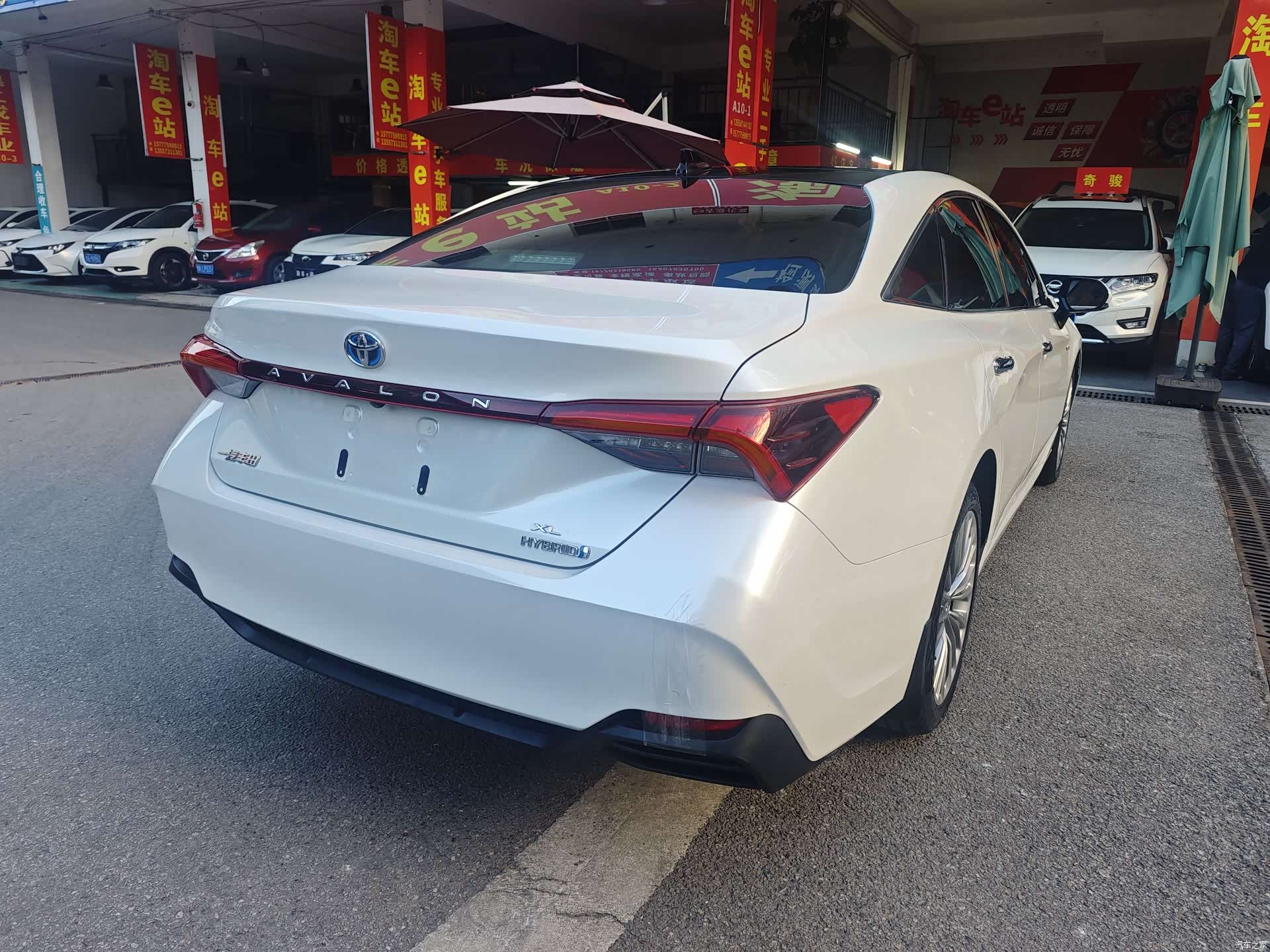 Toyota Avalon, 2022 все фото