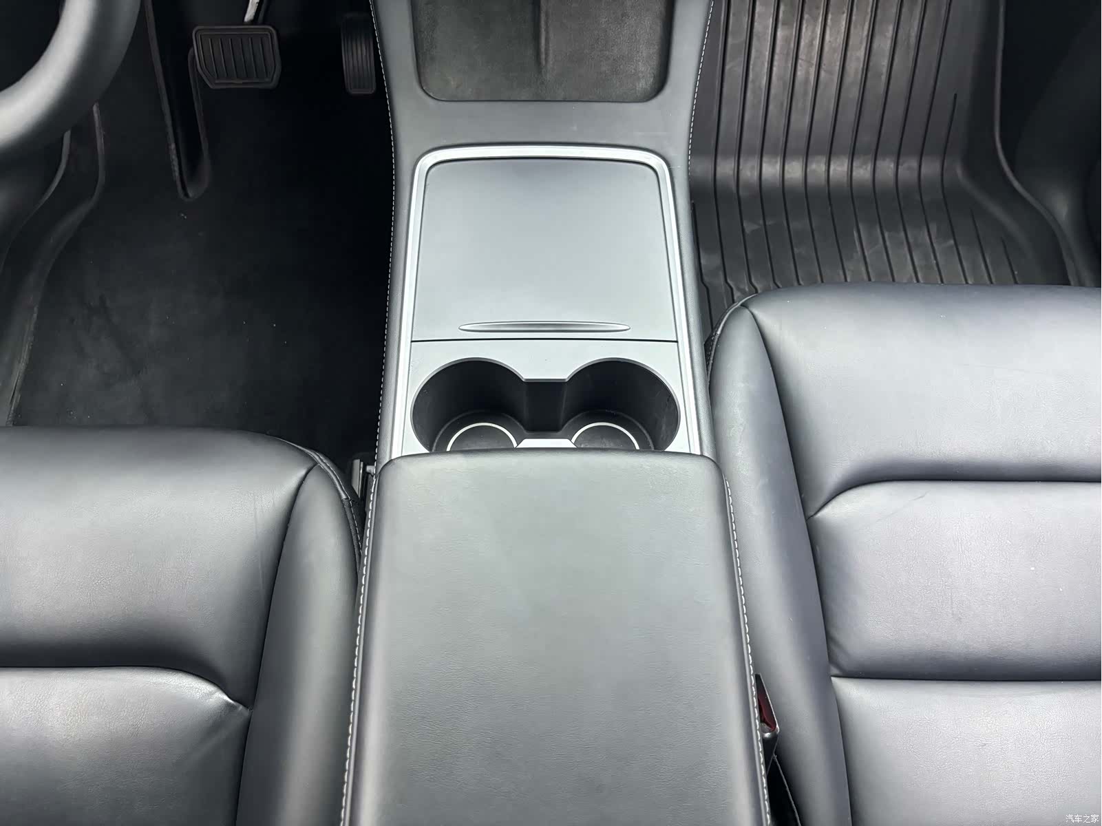 Tesla Model Y, 2022 11