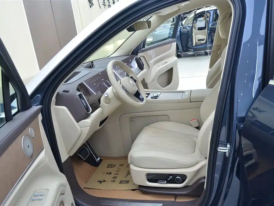 AITO Ask the world M9