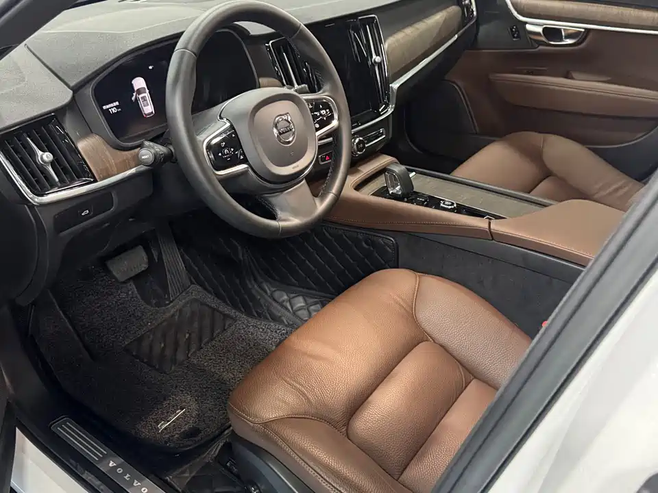 Volvo V90
