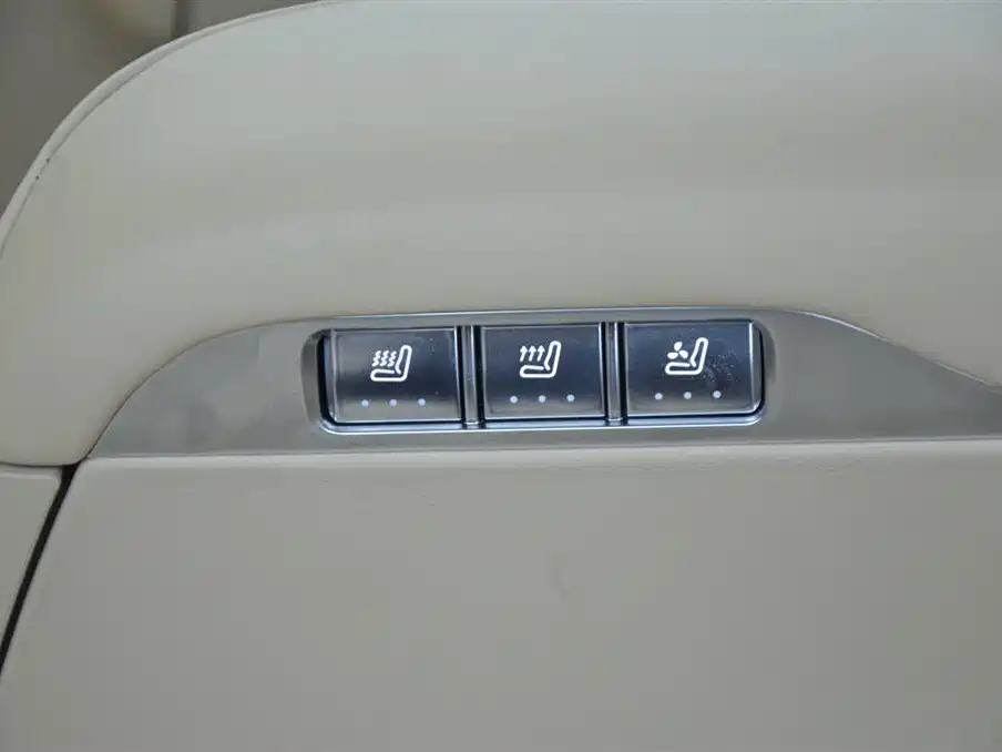 AITO Ask the world M9