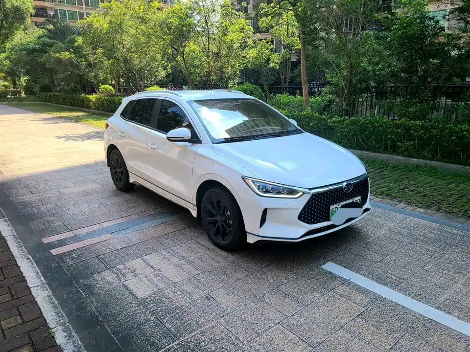 BYD e2