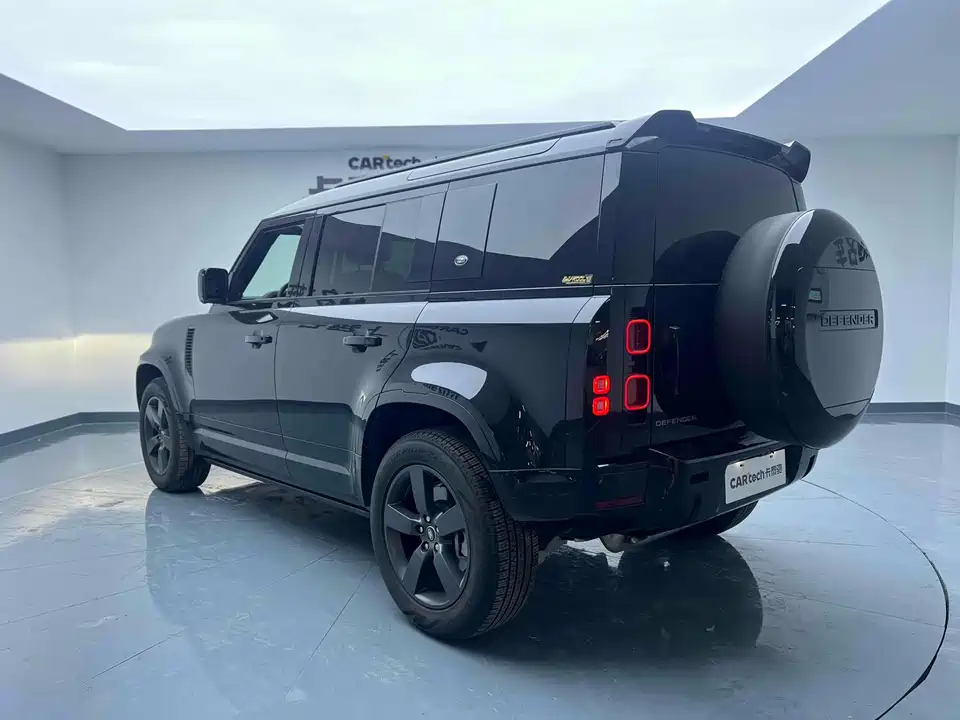 Land Rover guard