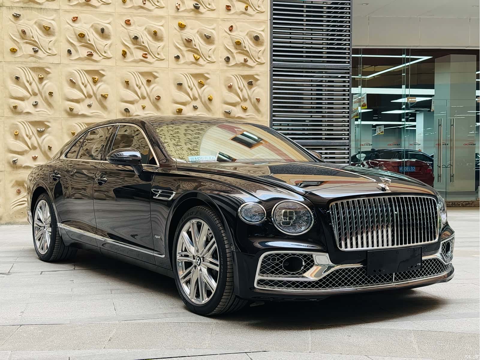 Bentley Flying Spur, 2023 3