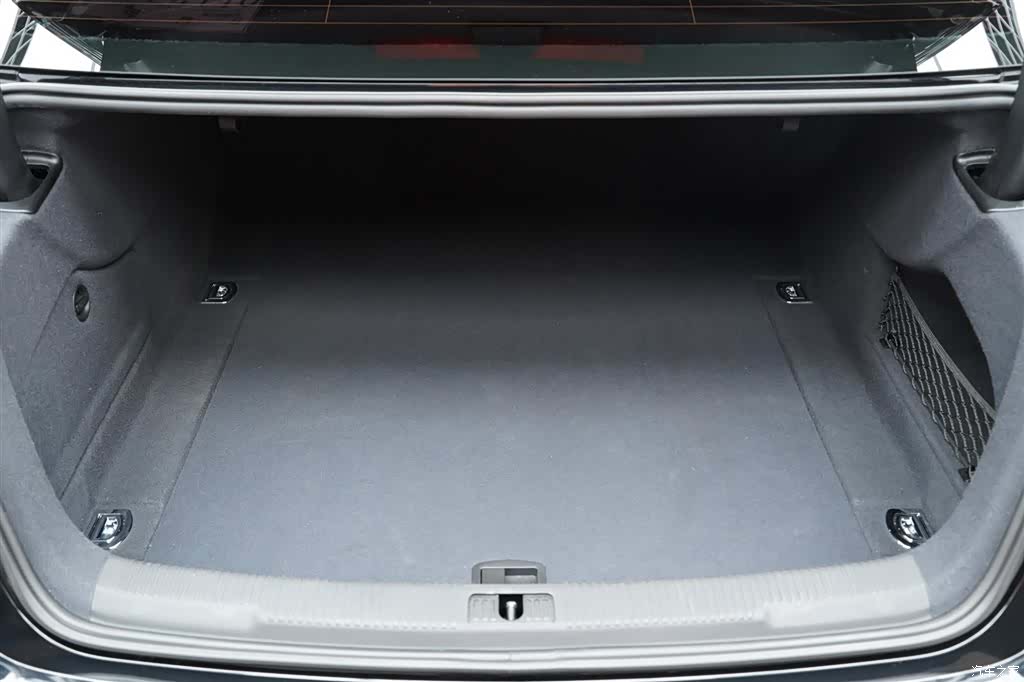 Audi A6L, 2012 21