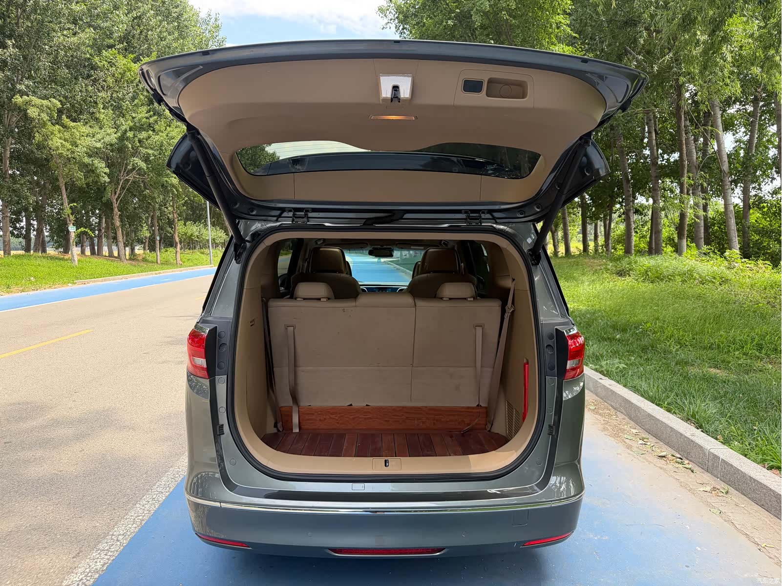 Buick GL8, 2019 18