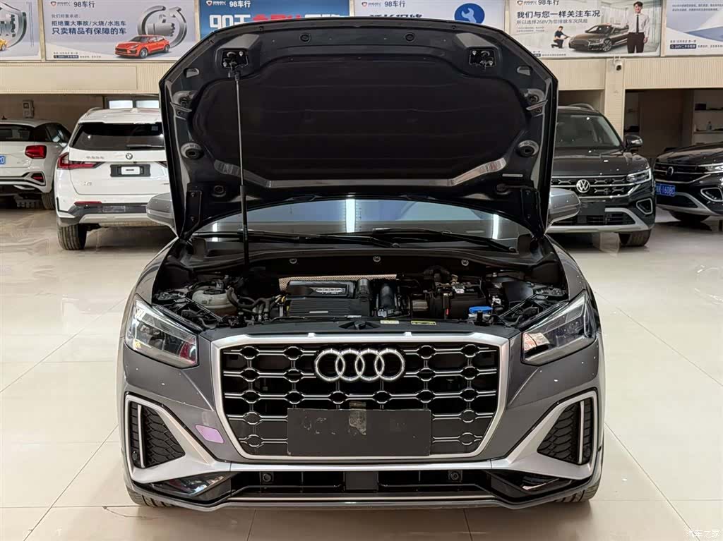 Audi Q2L, 2023 7