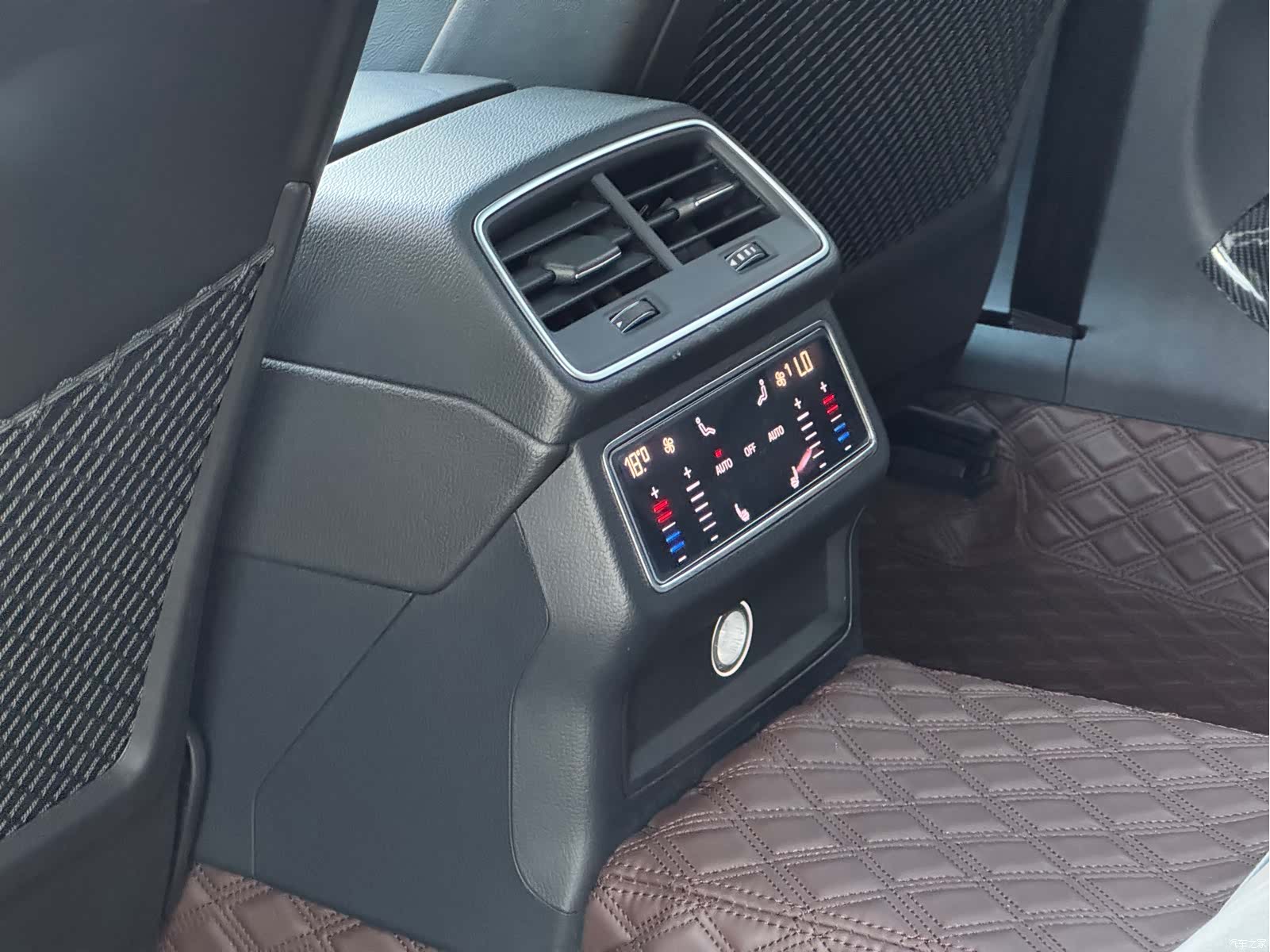 Audi A6L, 2020 9